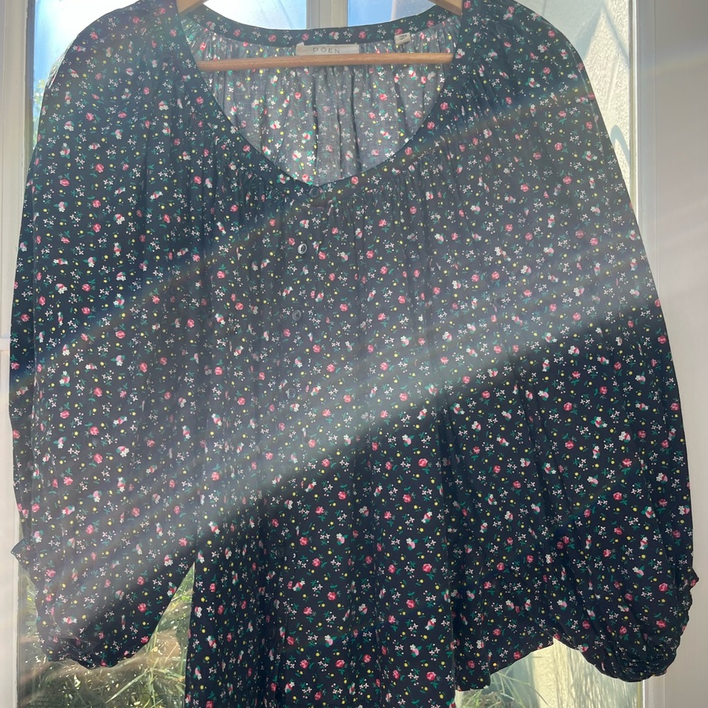 Doen Sia Black Floral Blouse
